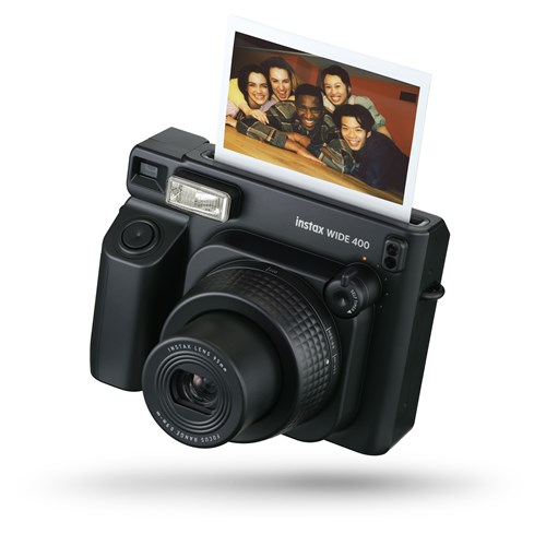 instax WIDE 400 - Promotional images - 01 Hero with photo - Black_0192_Stack (1-1)